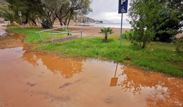 Η βροχή «έπνιξε» και πάλι το ανατολικό Πήλιο – Πού οφείλεται το φαινόμενο