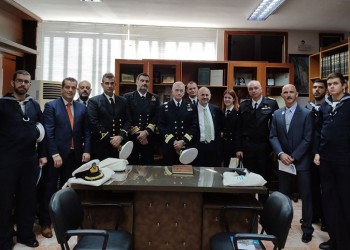 Ο κυβερνήτης του «Βέλους» στην Εύξεινο Λέσχη Ποντίων Νάουσας - Εθνική Βιβλιοθήκη Αργυρουπόλεως (φωτο)