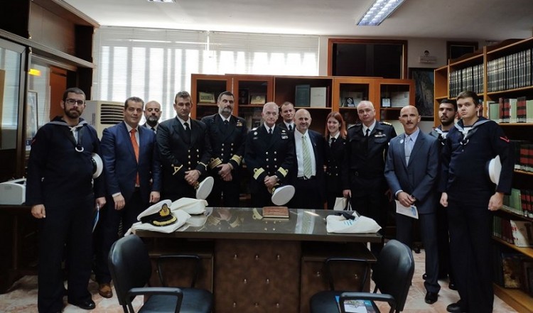 Ο κυβερνήτης του «Βέλους» στην Εύξεινο Λέσχη Ποντίων Νάουσας - Εθνική Βιβλιοθήκη Αργυρουπόλεως (φωτο)