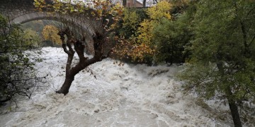 Κακοκαιρία σήμερα με ισχυρές βροχές, χαλάζι και ανέμους έως 9 μποφόρ