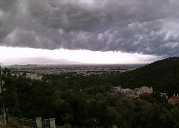 Κακοκαιρία: Το εντυπωσιακό shelf cloud πάνω από την Αττική (φωτο)