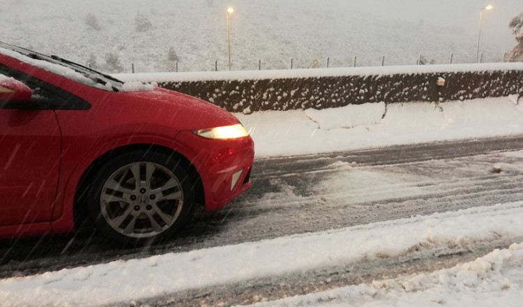 Σαρώνει η κακοκαιρία: Πού χρειάζονται αλυσίδες, ποιοι δρόμοι είναι κλειστοί