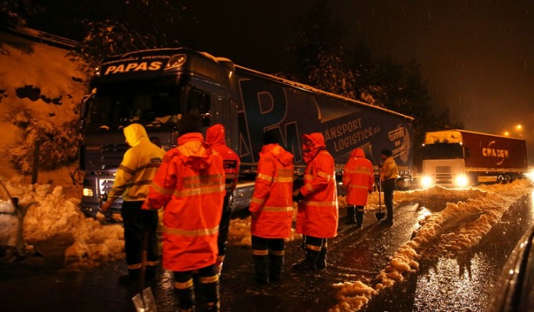 Ανοιχτή η Αθηνών-Λαμίας – Πώς εγκλωβίστηκαν 4 ώρες οι οδηγοί