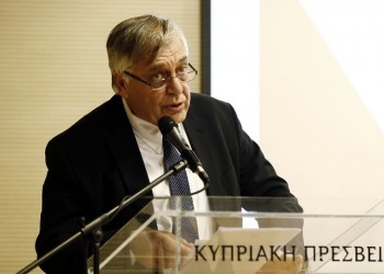 Πυρά Αγγελή στην Προανακριτική και αναφορά σε Τσίπρα