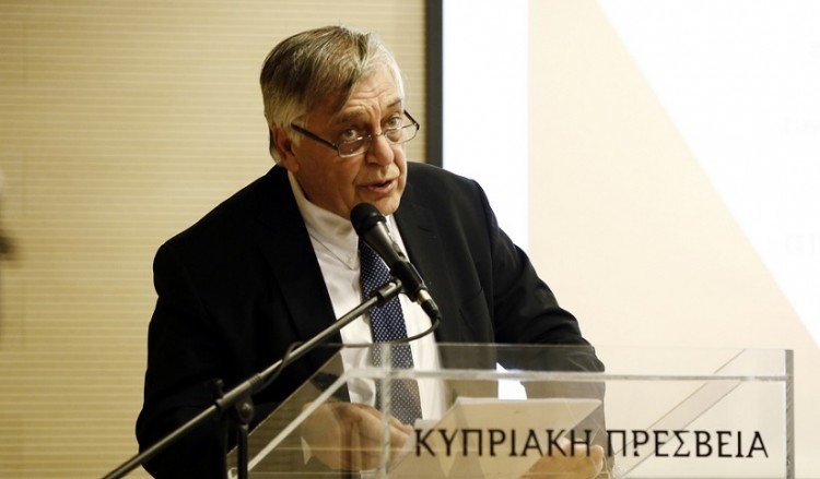 Πυρά Αγγελή στην Προανακριτική και αναφορά σε Τσίπρα