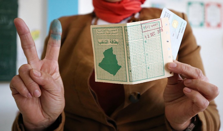 Αλγερία: Άνοιξαν οι κάλπες για τις προεδρικές εκλογές παρά τις έντονες λαϊκές κινητοποιήσεις