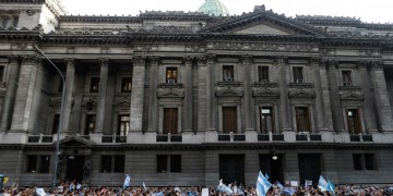 Fitch - Standard & Poor’s: Σε «επιλεκτική χρεοκοπία» η Αργεντινή