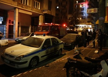 Τι λέει η Αστυνομία για βίντεο που δείχνει αστυνομικούς να βρέχουν ανάπηρη γυναίκα στο ΑΤ Ομόνοιας