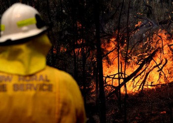 Φωτιές στην Αυστραλία: Οι Αρχές καλούν τους κατοίκους να εγκαταλείψουν τα σπίτια τους
