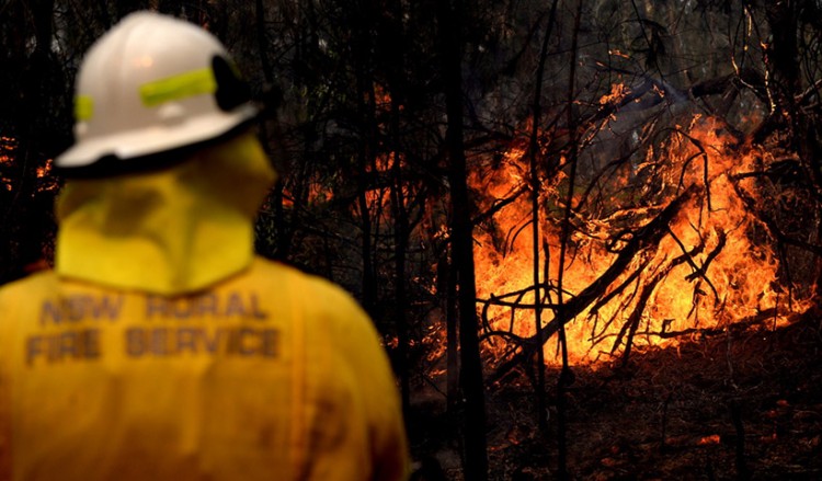 Φωτιές στην Αυστραλία: Οι Αρχές καλούν τους κατοίκους να εγκαταλείψουν τα σπίτια τους