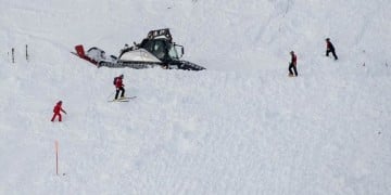 Χιονοστιβάδες έπληξαν χιονοδρομικά θέρετρα σε Αυστρία-Ελβετία