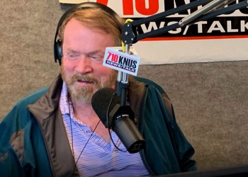 Απίστευτο: Ραδιοφωνικός παραγωγός στις ΗΠΑ ενοχλημένος από την παραπομπή Τραμπ, ευχήθηκε να γίνει «ένοπλη επίθεση σε σχολείο»