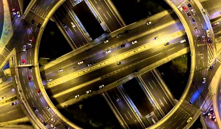 Σοβαρά τραυματισμένος ο 16χρονος που έπεσε από γέφυρα της Αττικής Οδού