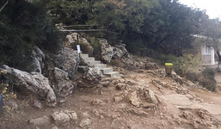 Στο Δικταίον Άντρο στην Κρήτη, εκεί που γεννήθηκε ο Δίας