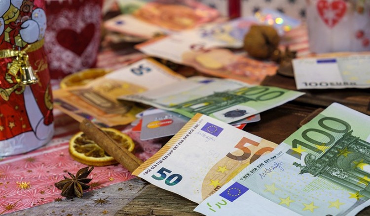 Δώρο Χριστουγέννων: Υπολογίστε online πόσο θα πάρετε