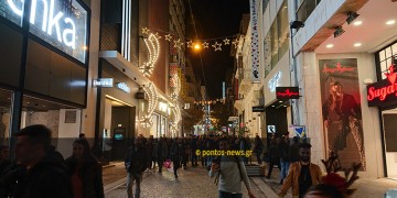 Εορταστικό ωράριο: Ποιες Κυριακές θα είναι ανοιχτά τα μαγαζιά