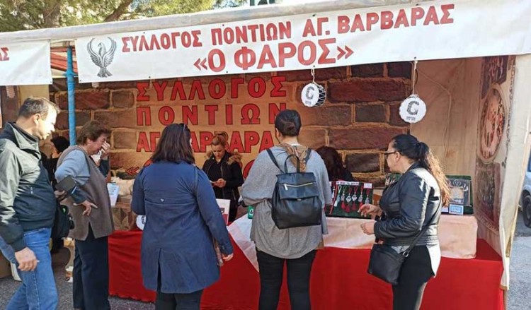 Ζεστά πιροσκί και ωτία στο περίπτερο του «Φάρου» στο πανηγύρι της Αγίας Βαρβάρας