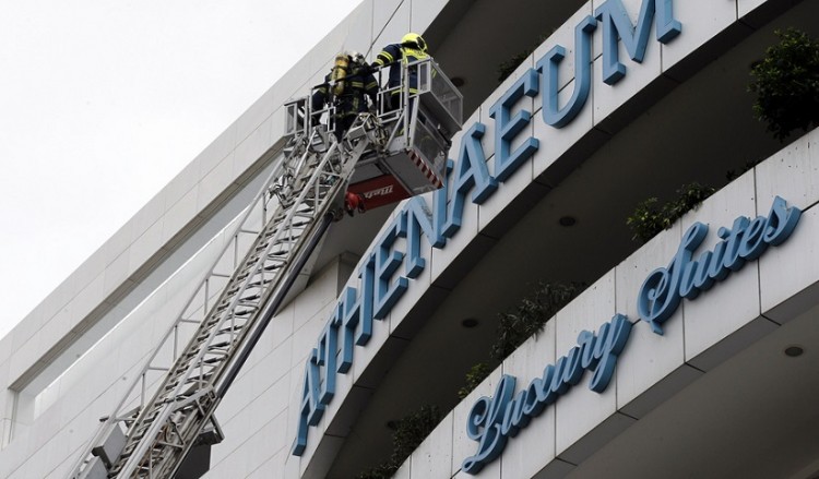 Φωτιά στο ξενοδοχείο στη Συγγρού: Βρέθηκαν μπιτόνια, βέβαιος ο εμπρησμός