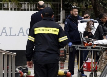Πανικός από τη φωτιά στο ξενοδοχείο στη Συγγρού – Τρεις τραυματίες (φωτο, βίντεο)