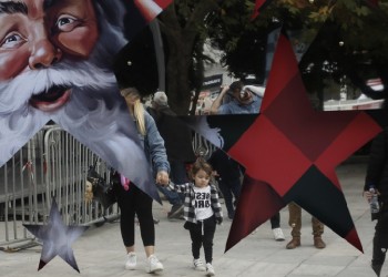Εορταστικό ωράριο καταστημάτων – Μέχρι πότε μπορούμε να κάνουμε τις αγορές μας