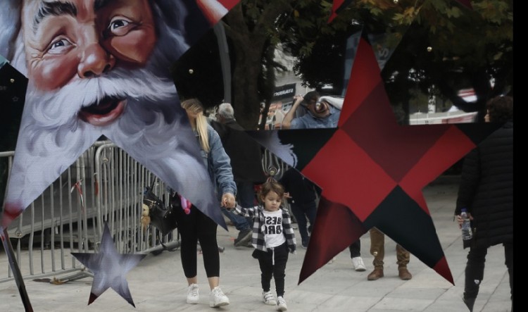 Εορταστικό ωράριο καταστημάτων – Μέχρι πότε μπορούμε να κάνουμε τις αγορές μας