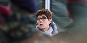 Γερμανία: Λαμβάνονται αυστηρά μέτρα για την αντιμετώπιση του εξτρεμισμού στις ένοπλες δυνάμεις