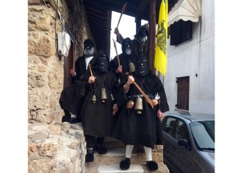 Βέροια: Το έθιμο των Λιγουτσιάρηδων αναβιώνει την παραμονή της Πρωτοχρονιάς