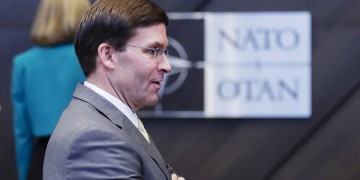 Ο Ντόναλντ Τραμπ απέλυσε τον υπουργό Άμυνας των ΗΠΑ Μαρκ Έσπερ 2