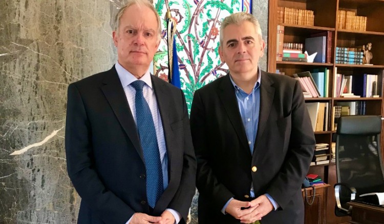 Η Βουλή επανεκδίδει τον τόμο του Φωτιάδη για τη Γενοκτονία των Ποντίων