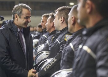Ο Μητσοτάκης στην παρουσίαση της νέας ομάδας ΔΙΑΣ: Ο αστυνομικός στο δρόμο και όχι στα γραφεία
