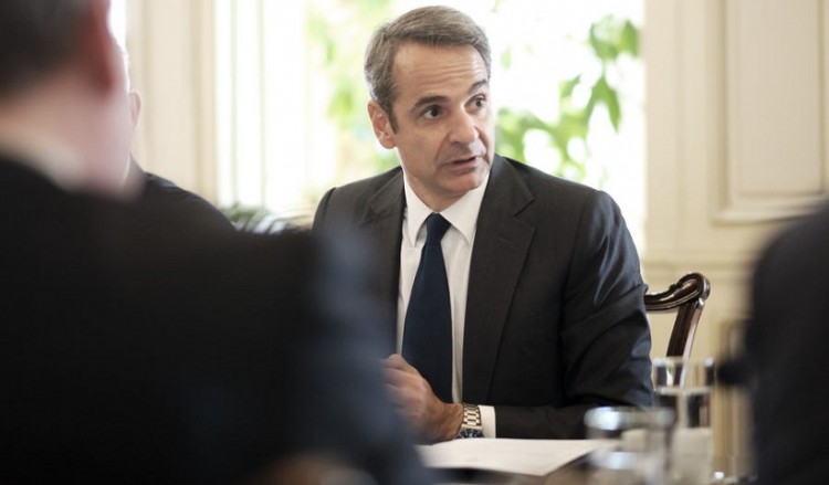 Σύσκεψη στο Μαξίμου για το Μεταναστευτικό με τη συμμετοχή και Επιτρόπων