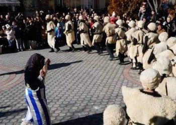 Οι Μωμόγεροι Καλλιφύτου στην Ονειρούπολη - Cover Image