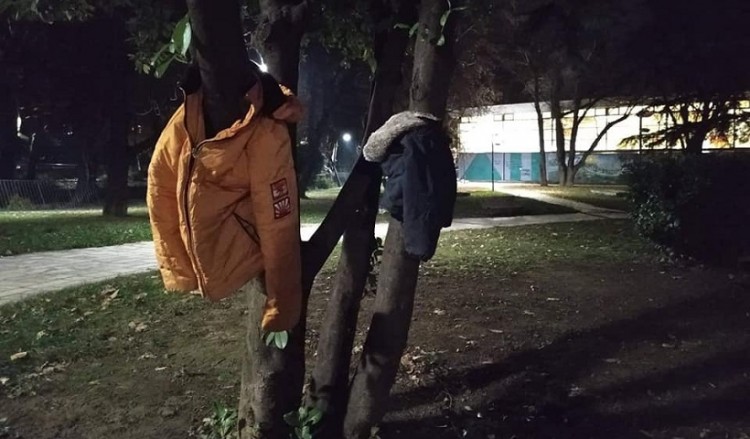 Με μπουφάν θα «ντυθούν» τα δέντρα της Έδεσσας, για όσους τα έχουν ανάγκη