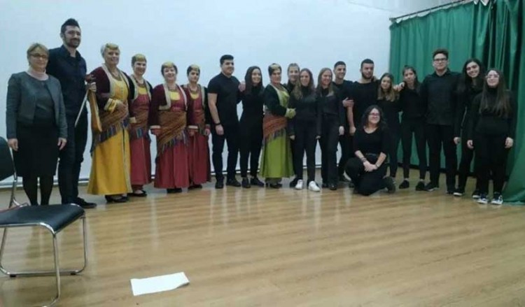 Βόλος: Συγκινητική εκδήλωση για τη Γενοκτονία των Ποντίων από μαθητές Λυκείου