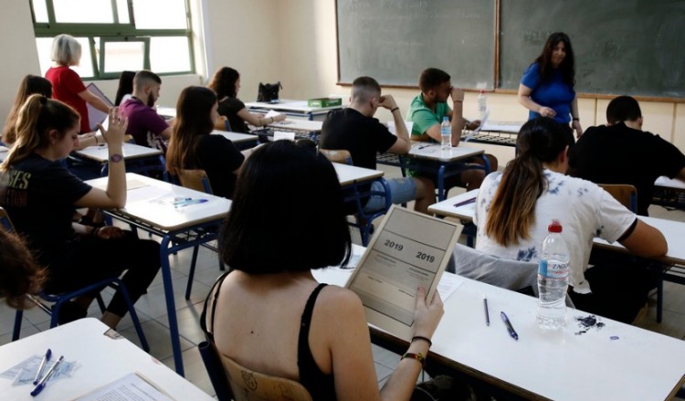 Πανελλήνιες 2020: Σε ποια μαθήματα εξετάζονται σήμερα οι υποψήφιοι των ΕΠΑΛ 2