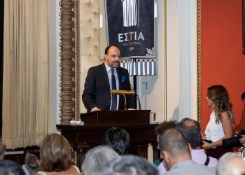 Ο Ιωάννης Παπαδάτος παραμένει πρόεδρος της Εστίας Νέας Σμύρνης