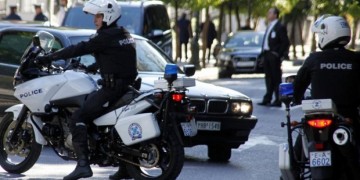 Τα μέλη σπείρας που διέπρατταν ληστείες και κλοπές σε βάρος ηλικιωμένων σε διάφορες περιοχές της Αττικής (φωτο)