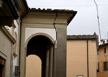 Ιταλία: Ρωγμές σε κτήρια από τον σεισμό 4,5 Ρίχτερ