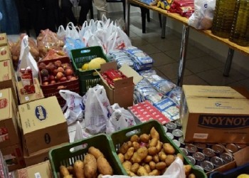 Συγκέντρωση τροφίμων στην Ένωση Ποντίων Καλαμαριάς ενόψει των Χριστουγέννων