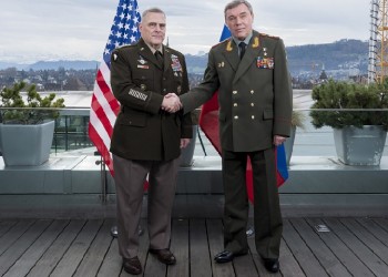 Σπάνια συνάντηση αρχηγών ΓΕΕΘΑ ΗΠΑ-Ρωσίας