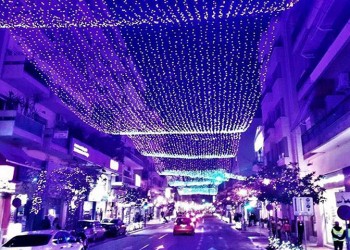 Βόλος: Με Δέσποινα Βανδή και Χρήστο Μάστορα η φωταγώγηση της πόλης