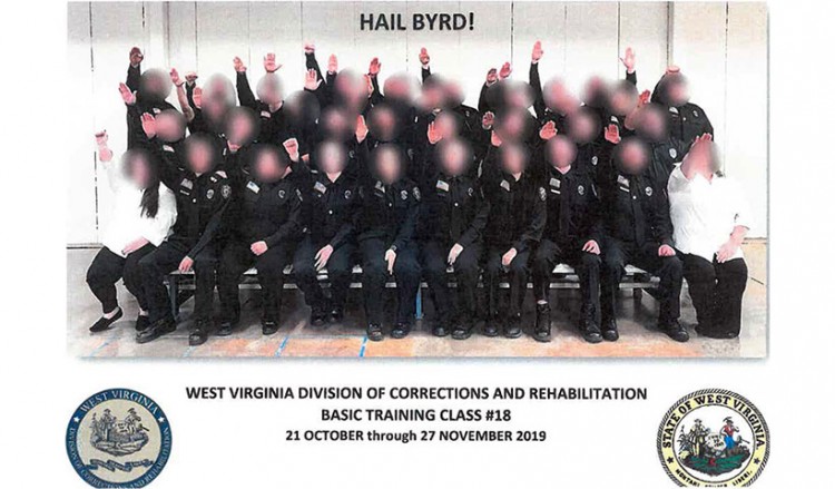 ΗΠΑ: Εκπαιδευόμενοι φρουροί φυλακών απολύονται λόγω ομαδικού ναζιστικού χαιρετισμού