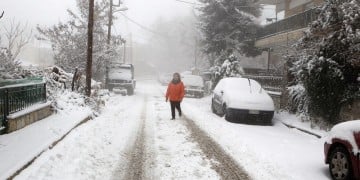 Μέχρι τη Δευτέρα θα διαρκέσει η κακοκαιρία – Πού θα πέσει το περισσότερο χιόνι