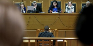 Δική της Χρυσής Αυγής: Στα... μαλακά προτείνει η εισαγγελέας να πέσουν οι κατηγορούμενοι για δύο υποθέσεις