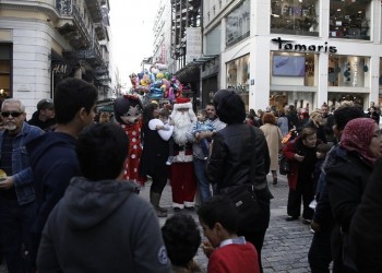 Μέχρι τι ώρα θα είναι σήμερα ανοιχτά σούπερ μάρκετ και καταστήματα