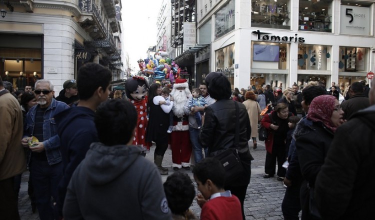 Μέχρι τι ώρα θα είναι σήμερα ανοιχτά σούπερ μάρκετ και καταστήματα