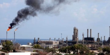Λιβύη: Μπλόκο στις εξαγωγές πετρελαίου, εντείνει την πίεση ο Χάφταρ