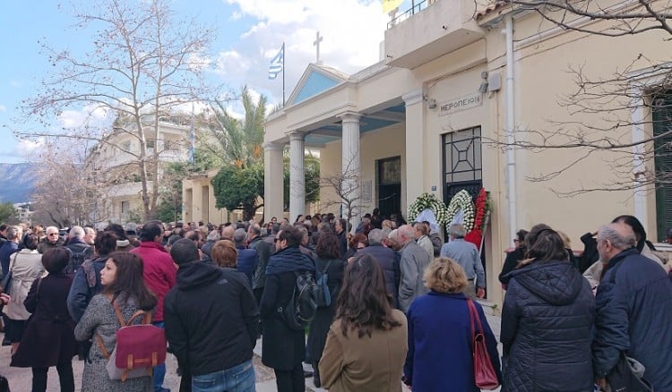 Με ποντιακή λύρα η κηδεία του Γιώργου Κοτανίδη