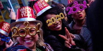 Πρωτοχρονιά 2020: Ο πλανήτης υποδέχθηκε τη νέα δεκαετία (φωτο, βίντεο)