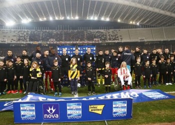 Ντέρμπι ΑΕΚ-Ολυμπιακός: Είσοδος με τη Μυρτώ και την Τόνια (βίντεο)